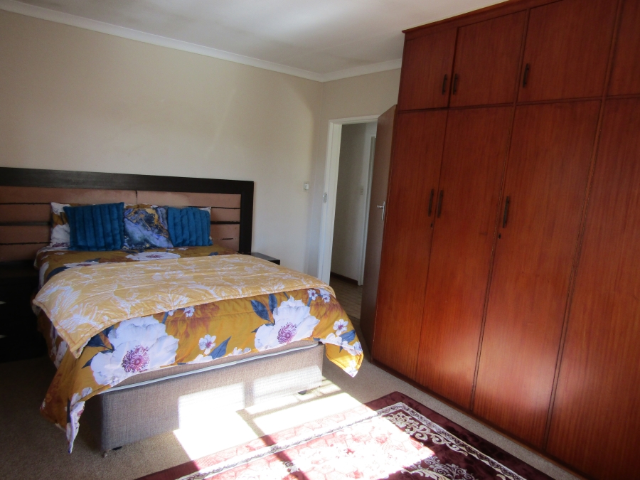 4 Bedroom Property for Sale in Hankey Eastern Cape